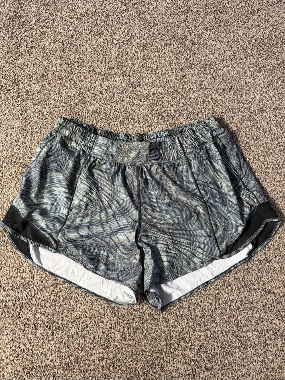 Lululemon Hotty Hot Shorts 4”